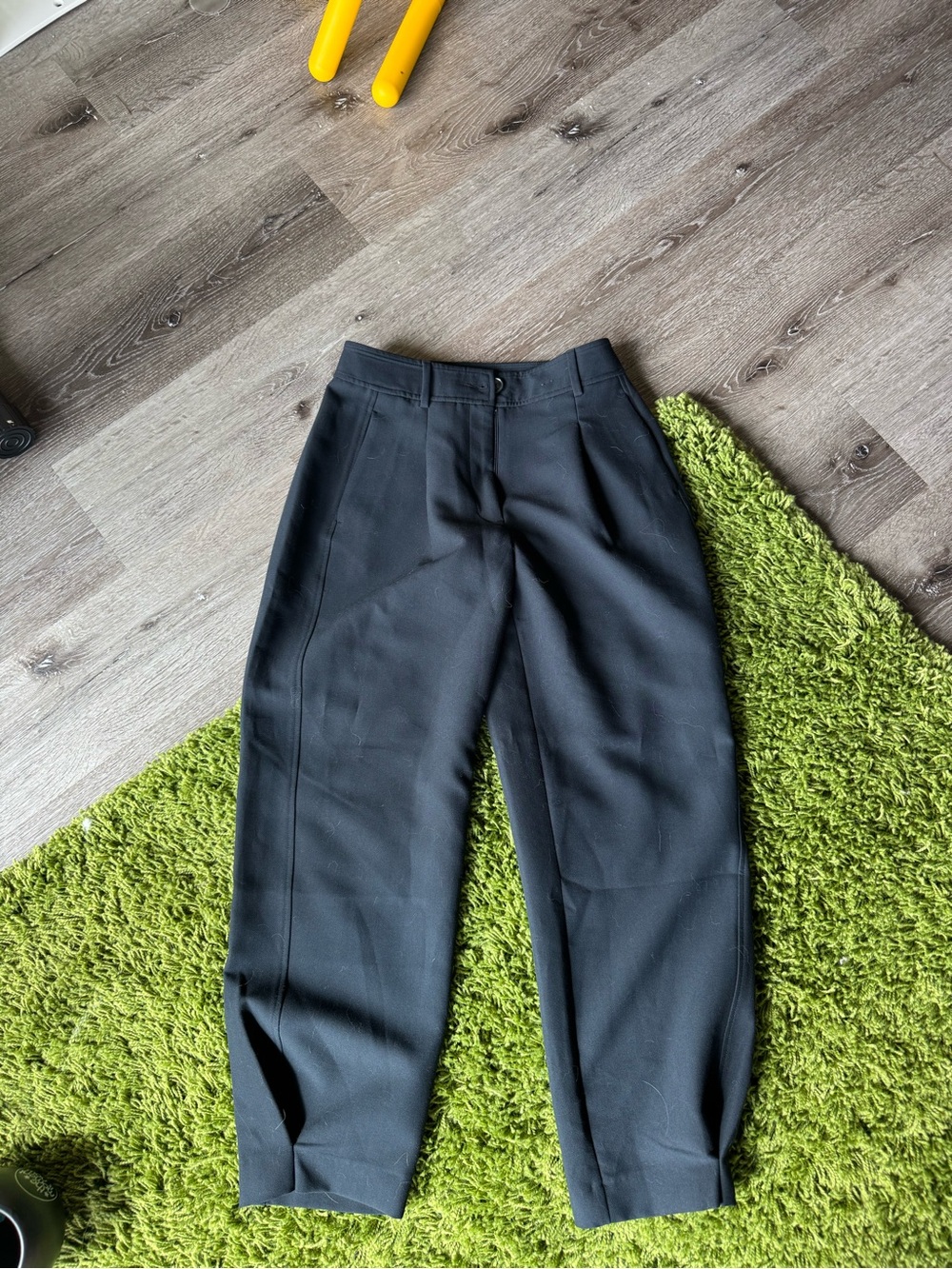 Abercrombie & Fitch Black Trousers - Sleek Tailored Front